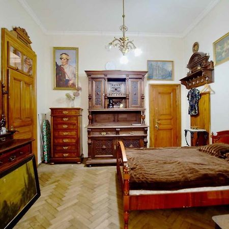 إلفيف "Eva Stories" Movie Apartment On Rynok Square المظهر الخارجي الصورة
