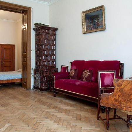 إلفيف "Eva Stories" Movie Apartment On Rynok Square المظهر الخارجي الصورة