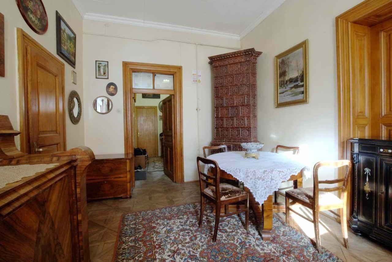 إلفيف "Eva Stories" Movie Apartment On Rynok Square المظهر الخارجي الصورة