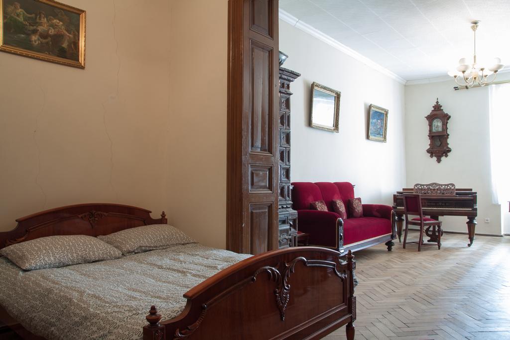 إلفيف "Eva Stories" Movie Apartment On Rynok Square المظهر الخارجي الصورة