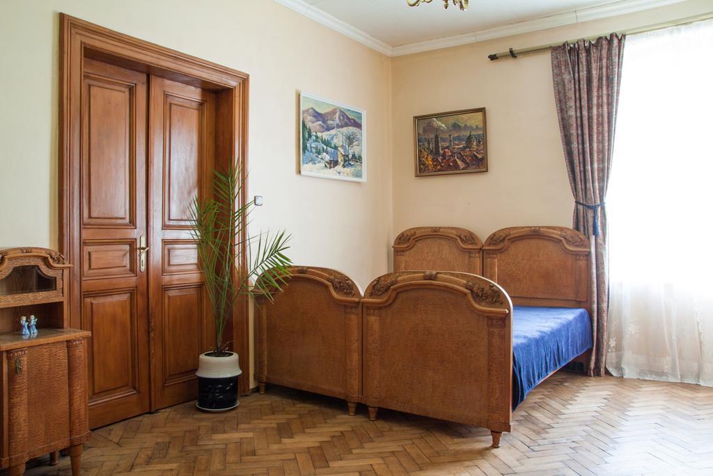 إلفيف "Eva Stories" Movie Apartment On Rynok Square المظهر الخارجي الصورة