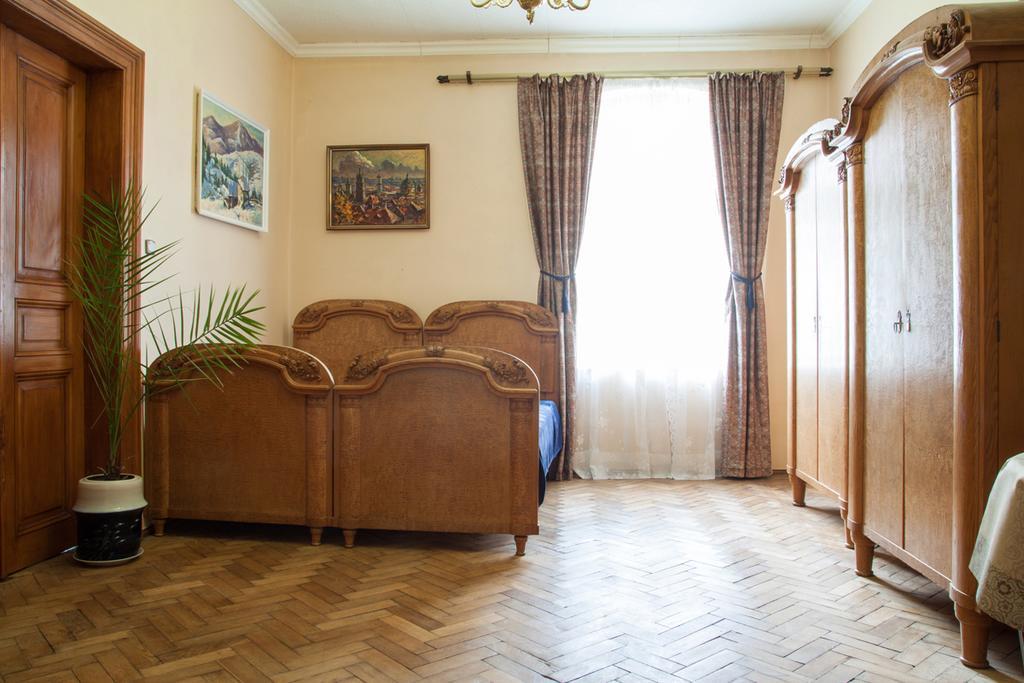 إلفيف "Eva Stories" Movie Apartment On Rynok Square المظهر الخارجي الصورة