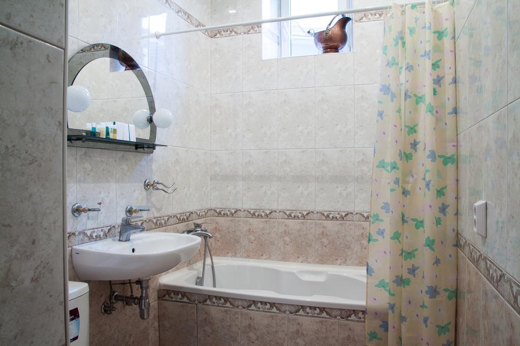 إلفيف "Eva Stories" Movie Apartment On Rynok Square المظهر الخارجي الصورة
